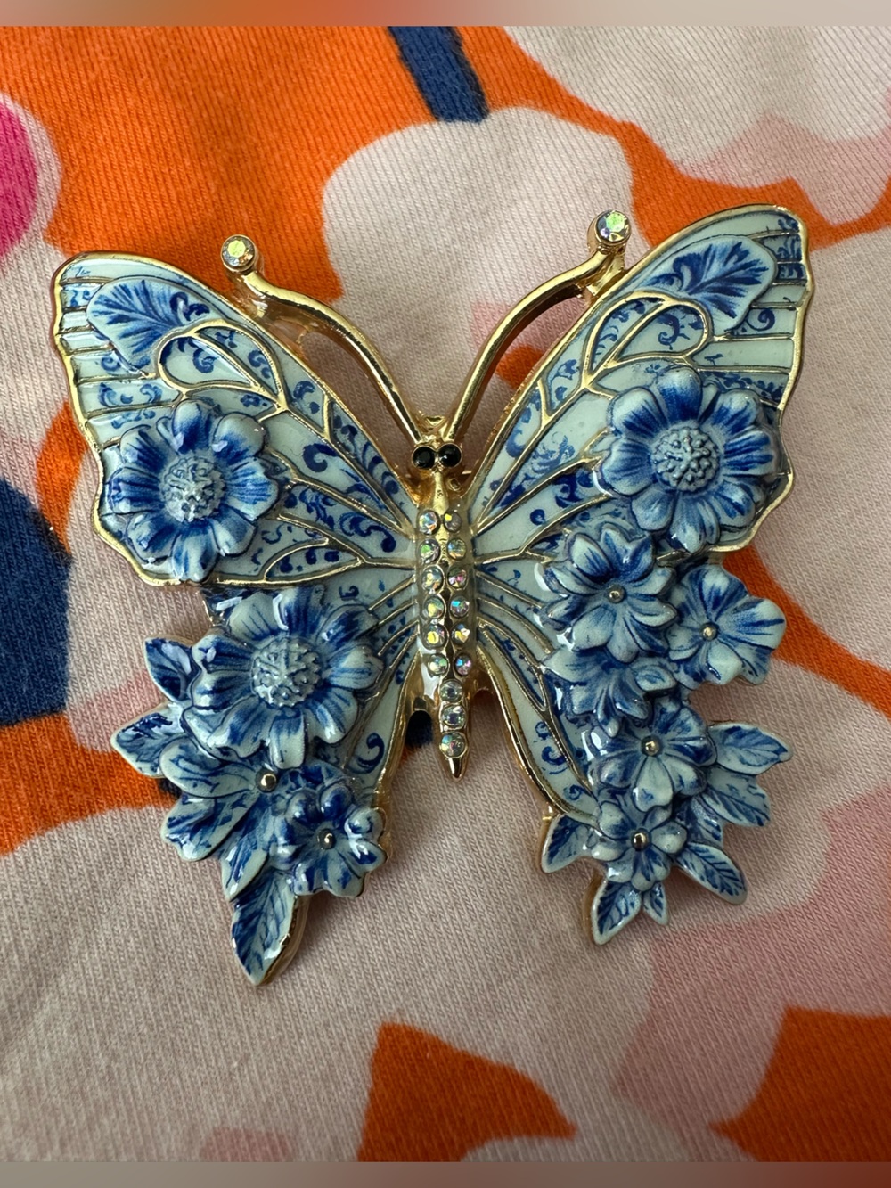 🦋 Blue White Floral Butterfly Brooch Pin Gold Tone Rhinestone Porcelain Look